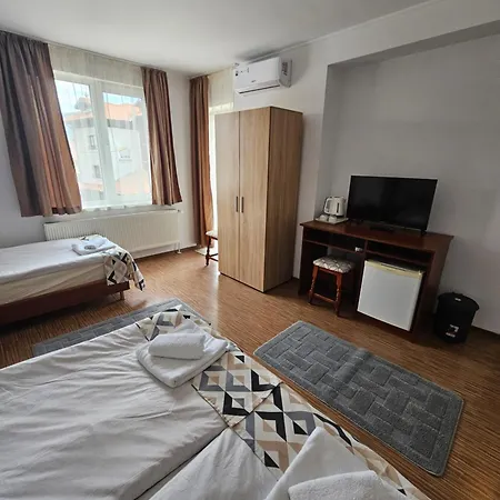 Maison d'hôtes Cтаи за гости бърдареви Bansko